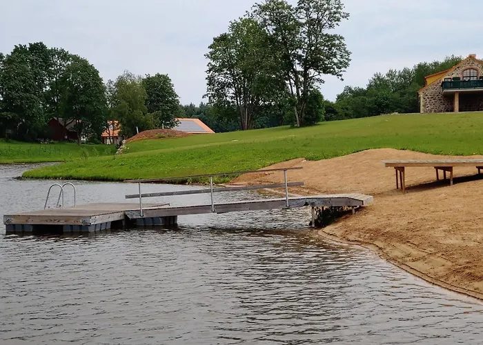 Mornamaa Puumaja Pesae 1 Kamp *